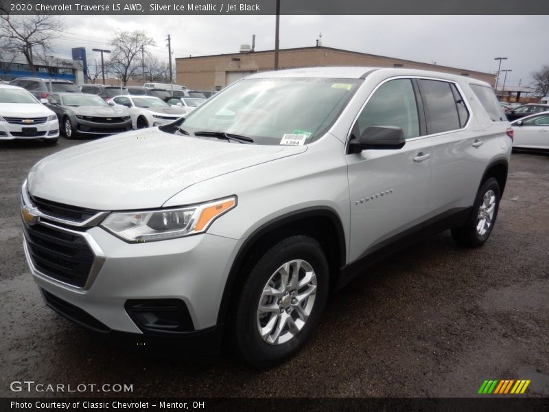 Front 3/4 View of 2020 Traverse LS AWD