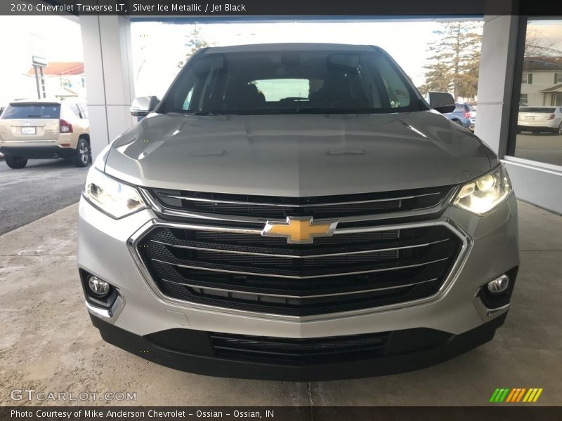 Silver Ice Metallic / Jet Black 2020 Chevrolet Traverse LT