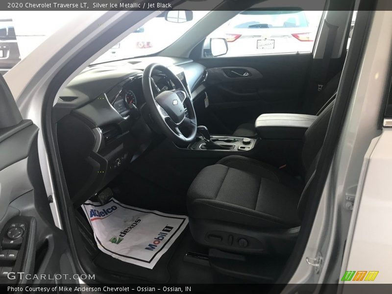 Silver Ice Metallic / Jet Black 2020 Chevrolet Traverse LT