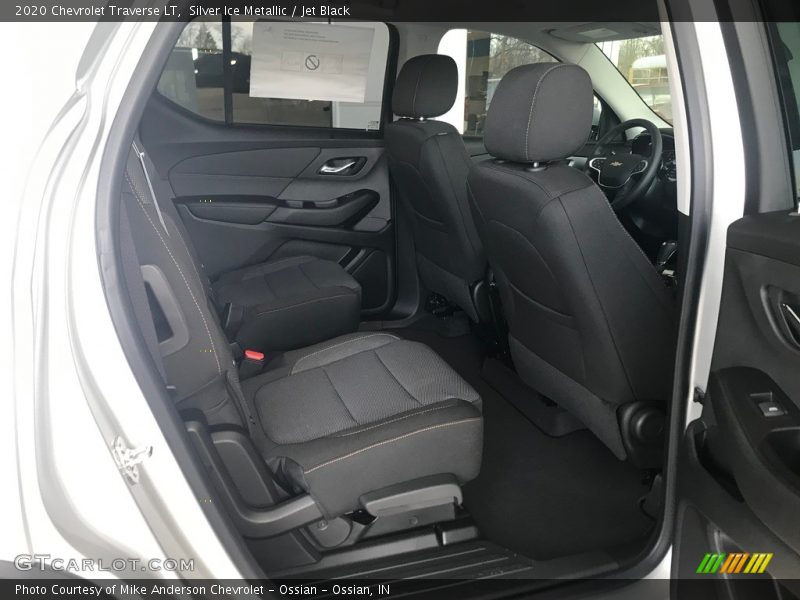 Silver Ice Metallic / Jet Black 2020 Chevrolet Traverse LT