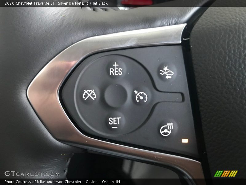 Silver Ice Metallic / Jet Black 2020 Chevrolet Traverse LT