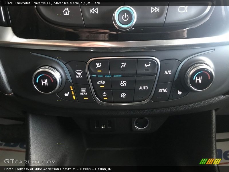 Silver Ice Metallic / Jet Black 2020 Chevrolet Traverse LT