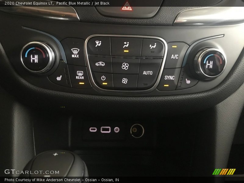 Pacific Blue Metallic / Jet Black 2020 Chevrolet Equinox LT