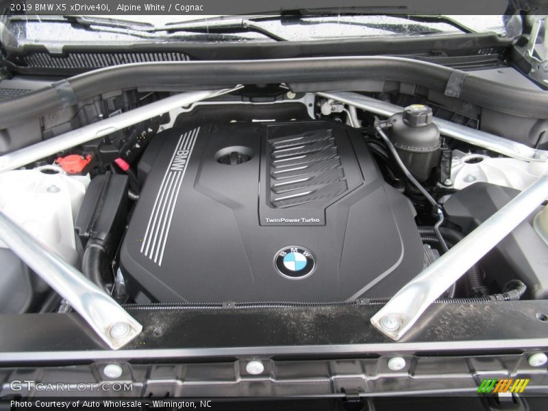 Alpine White / Cognac 2019 BMW X5 xDrive40i