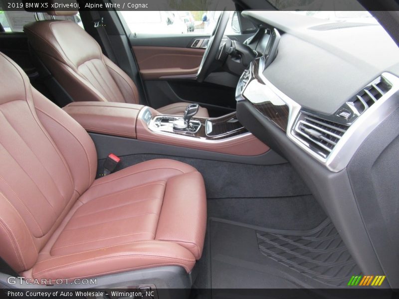 Alpine White / Cognac 2019 BMW X5 xDrive40i
