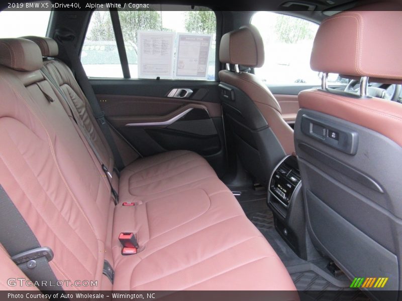 Alpine White / Cognac 2019 BMW X5 xDrive40i