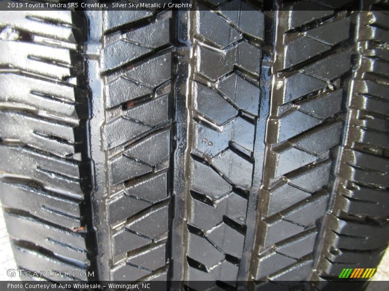 Silver Sky Metallic / Graphite 2019 Toyota Tundra SR5 CrewMax