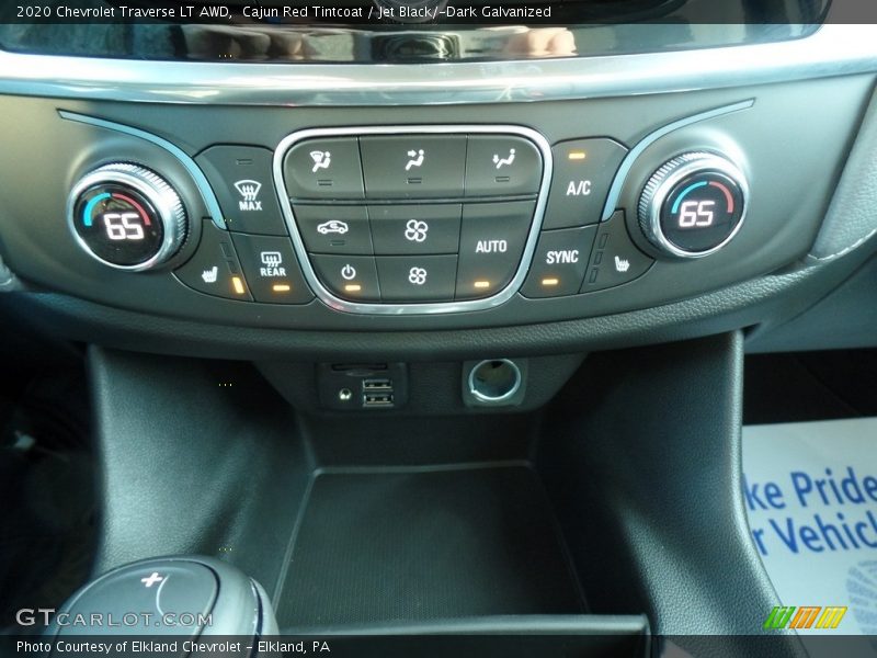 Cajun Red Tintcoat / Jet Black/­Dark Galvanized 2020 Chevrolet Traverse LT AWD