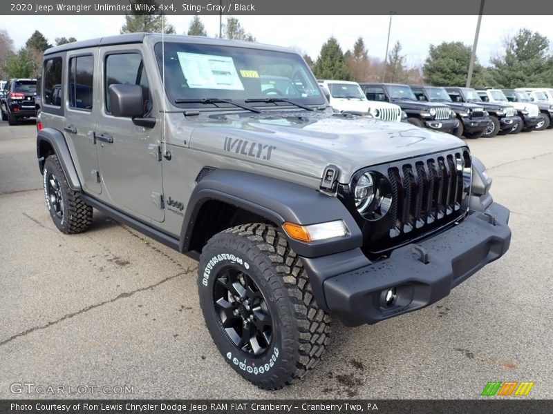 Front 3/4 View of 2020 Wrangler Unlimited Willys 4x4