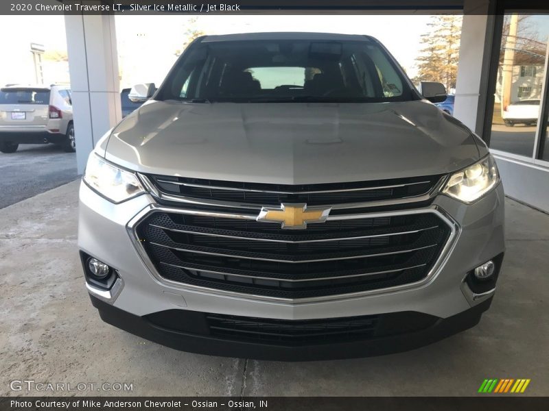 Silver Ice Metallic / Jet Black 2020 Chevrolet Traverse LT
