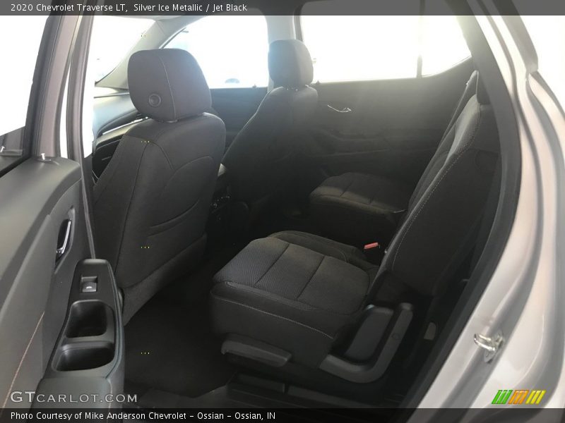 Silver Ice Metallic / Jet Black 2020 Chevrolet Traverse LT