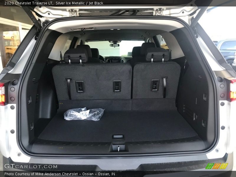 Silver Ice Metallic / Jet Black 2020 Chevrolet Traverse LT