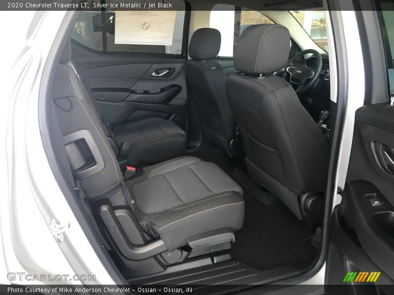 Silver Ice Metallic / Jet Black 2020 Chevrolet Traverse LT