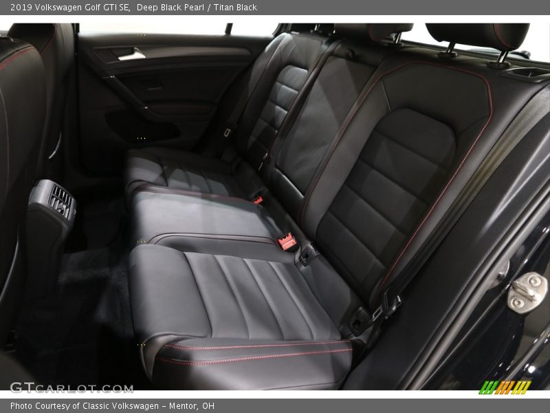 Deep Black Pearl / Titan Black 2019 Volkswagen Golf GTI SE