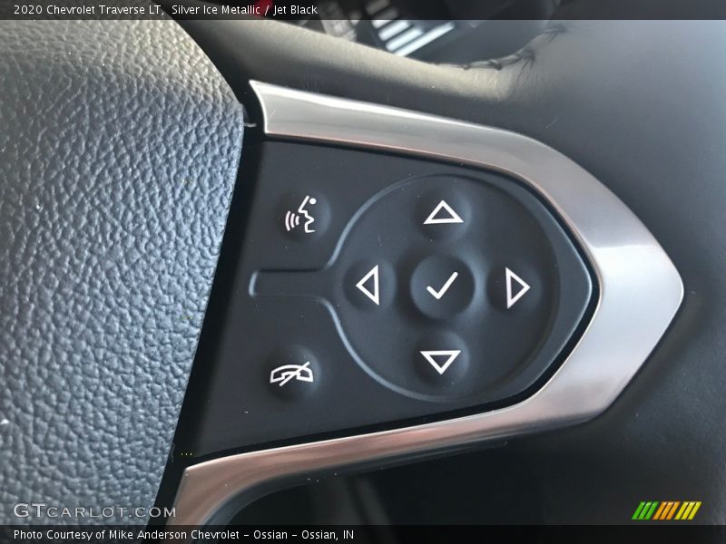 Silver Ice Metallic / Jet Black 2020 Chevrolet Traverse LT