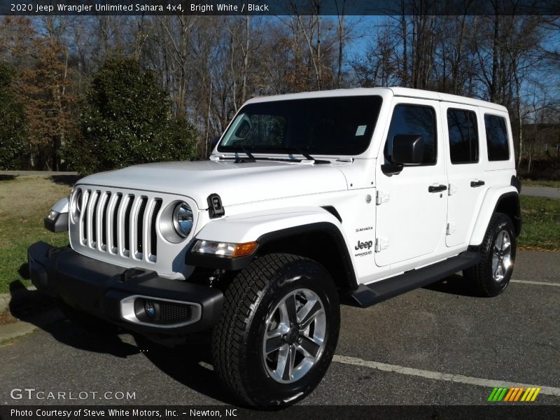 Bright White / Black 2020 Jeep Wrangler Unlimited Sahara 4x4