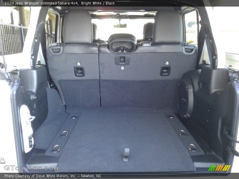 Bright White / Black 2020 Jeep Wrangler Unlimited Sahara 4x4