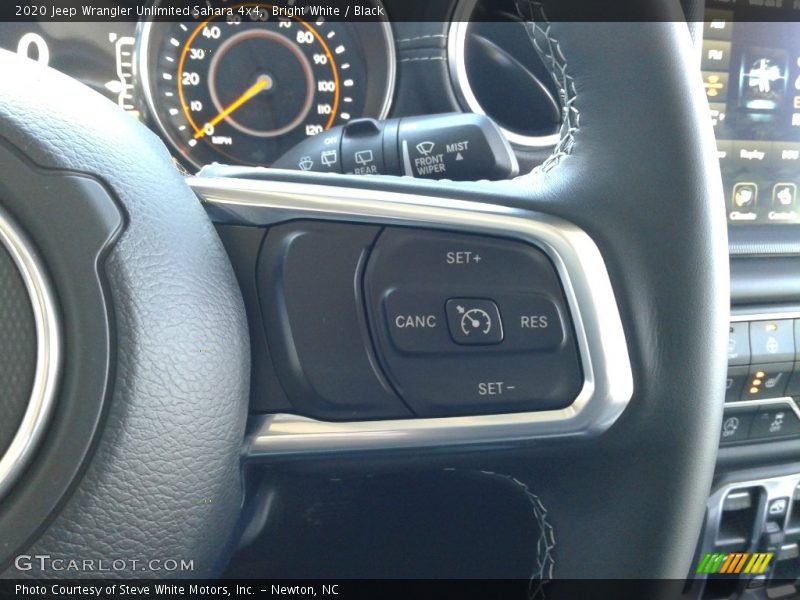 Bright White / Black 2020 Jeep Wrangler Unlimited Sahara 4x4