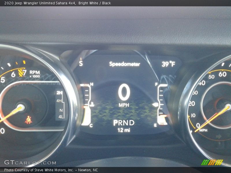 Bright White / Black 2020 Jeep Wrangler Unlimited Sahara 4x4