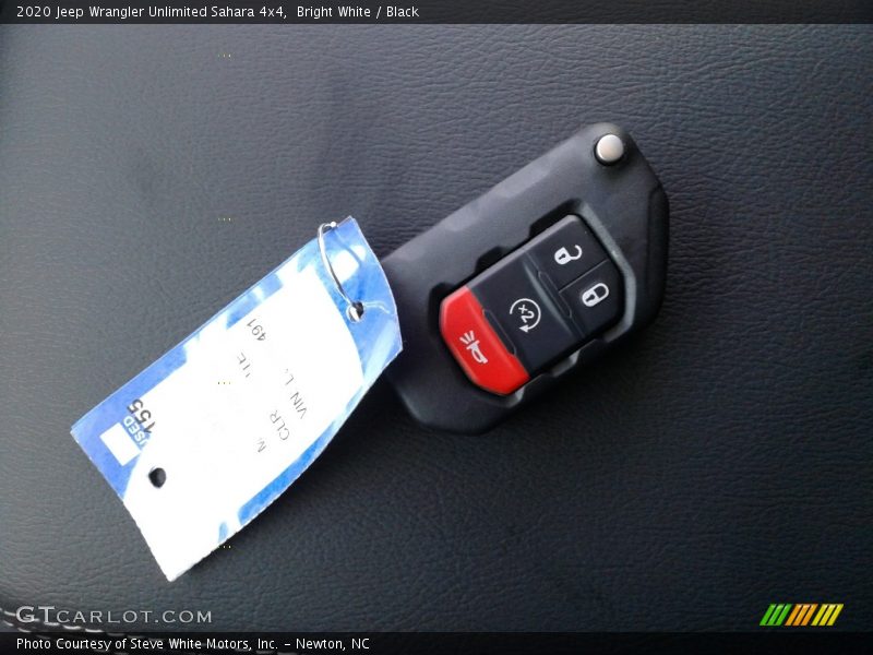 Bright White / Black 2020 Jeep Wrangler Unlimited Sahara 4x4
