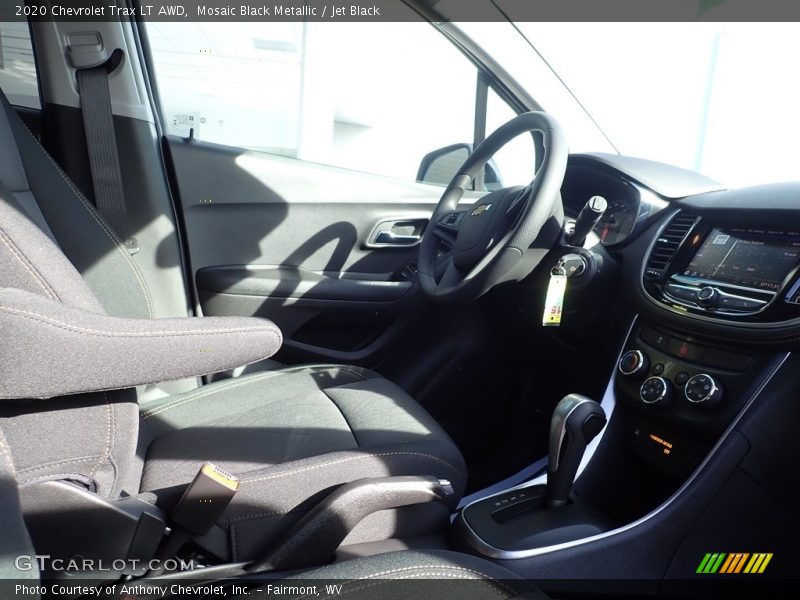 Mosaic Black Metallic / Jet Black 2020 Chevrolet Trax LT AWD