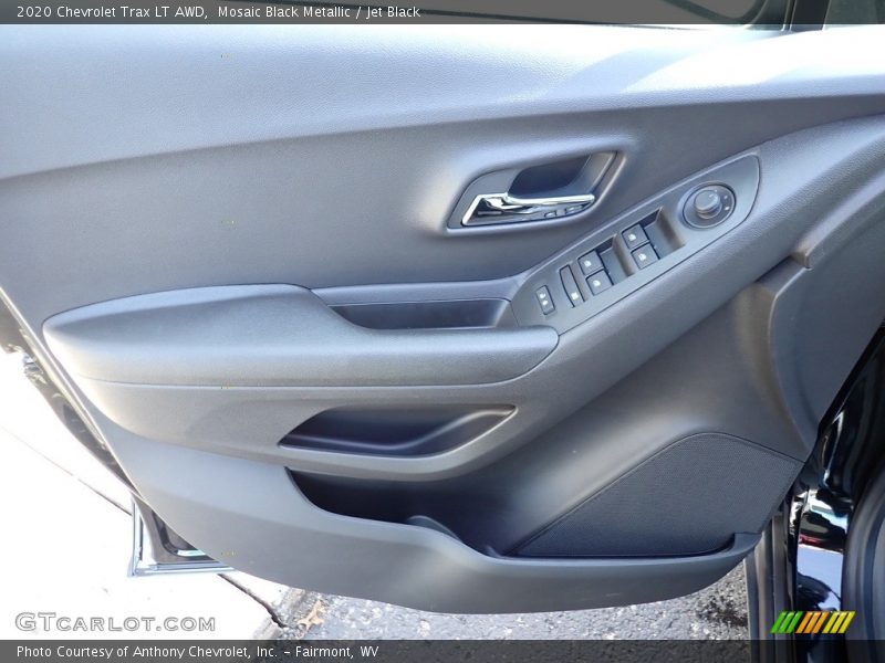 Mosaic Black Metallic / Jet Black 2020 Chevrolet Trax LT AWD