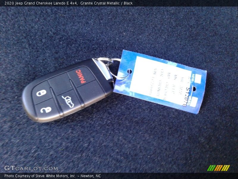 Granite Crystal Metallic / Black 2020 Jeep Grand Cherokee Laredo E 4x4