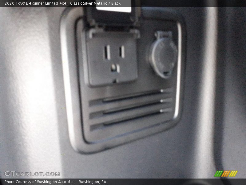 Classic Silver Metallic / Black 2020 Toyota 4Runner Limited 4x4