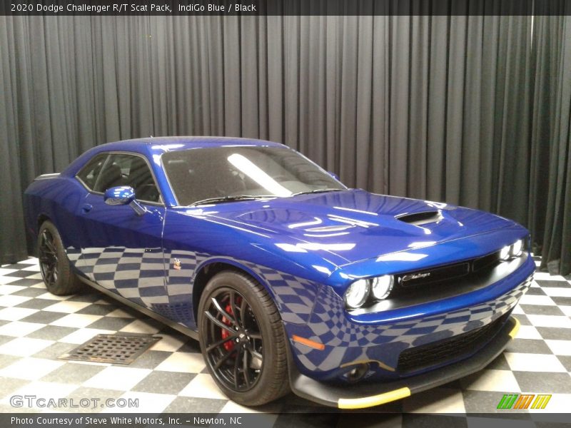 Front 3/4 View of 2020 Challenger R/T Scat Pack