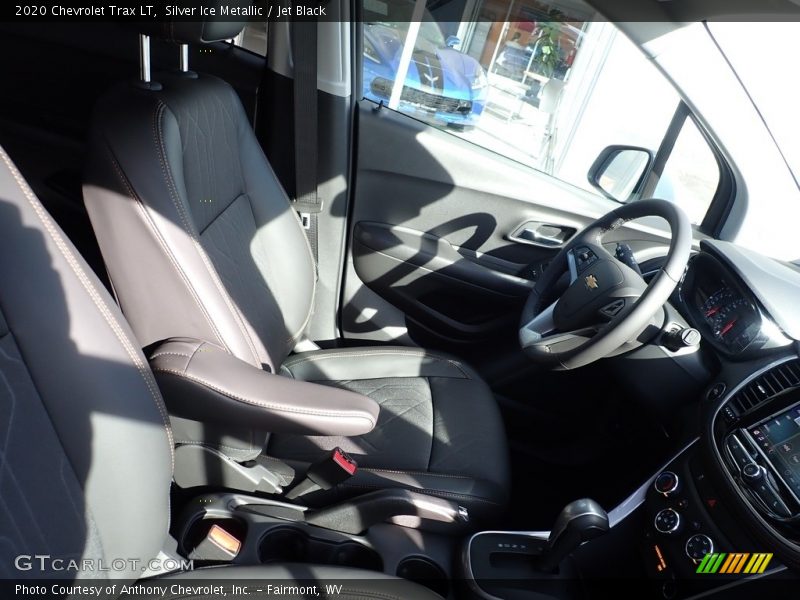Silver Ice Metallic / Jet Black 2020 Chevrolet Trax LT
