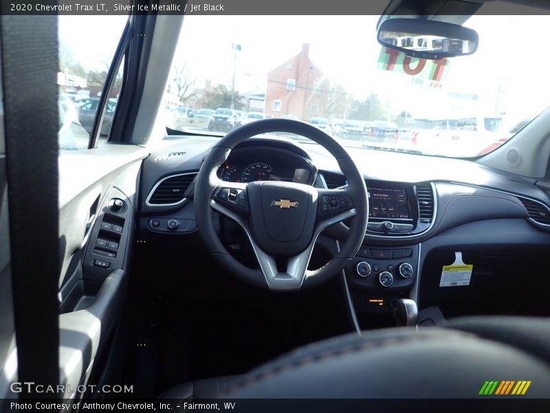 Silver Ice Metallic / Jet Black 2020 Chevrolet Trax LT