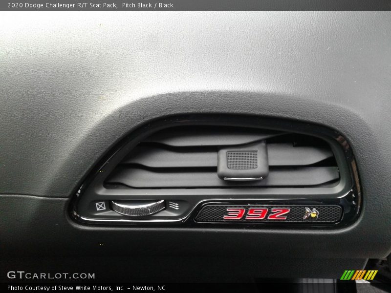 Pitch Black / Black 2020 Dodge Challenger R/T Scat Pack