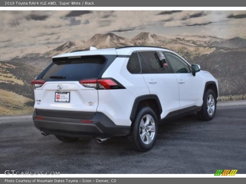 Super White / Black 2019 Toyota RAV4 XLE AWD