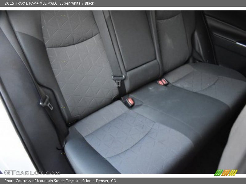 Super White / Black 2019 Toyota RAV4 XLE AWD
