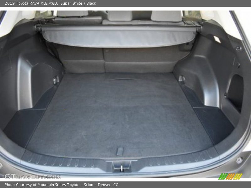 Super White / Black 2019 Toyota RAV4 XLE AWD