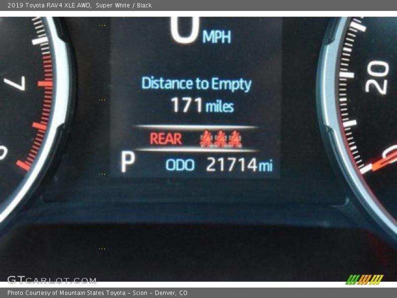 Super White / Black 2019 Toyota RAV4 XLE AWD