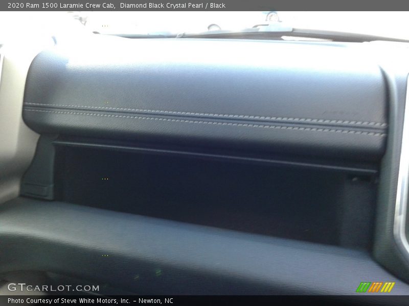 Diamond Black Crystal Pearl / Black 2020 Ram 1500 Laramie Crew Cab
