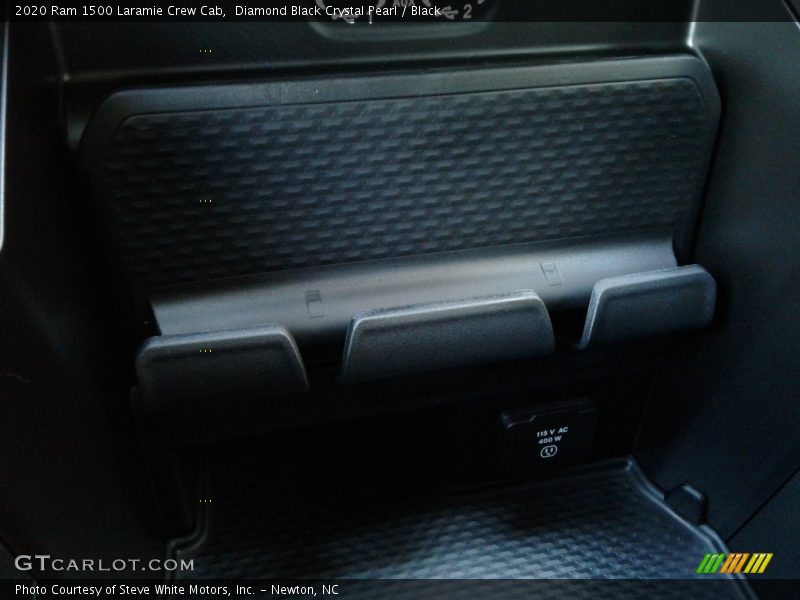 Diamond Black Crystal Pearl / Black 2020 Ram 1500 Laramie Crew Cab