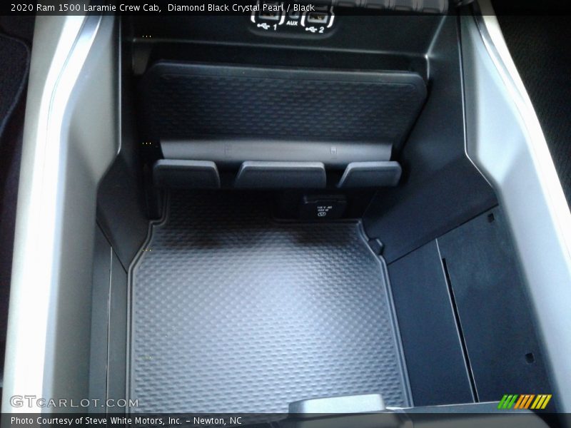 Diamond Black Crystal Pearl / Black 2020 Ram 1500 Laramie Crew Cab