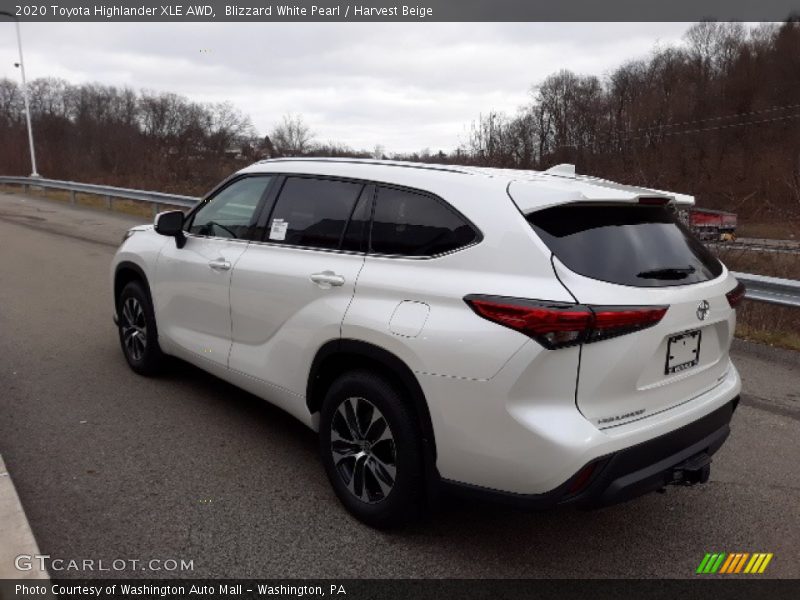Blizzard White Pearl / Harvest Beige 2020 Toyota Highlander XLE AWD