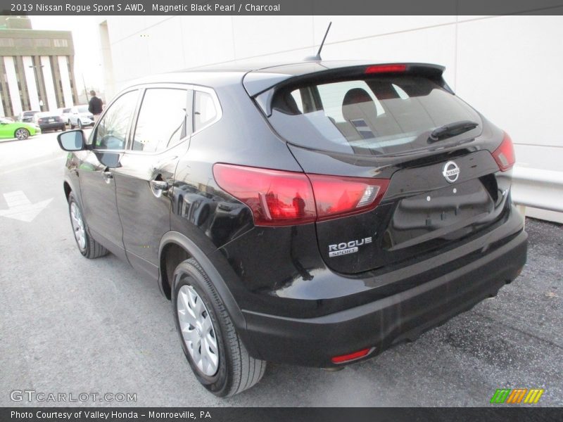 Magnetic Black Pearl / Charcoal 2019 Nissan Rogue Sport S AWD