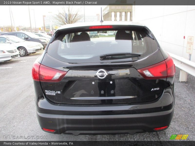 Magnetic Black Pearl / Charcoal 2019 Nissan Rogue Sport S AWD