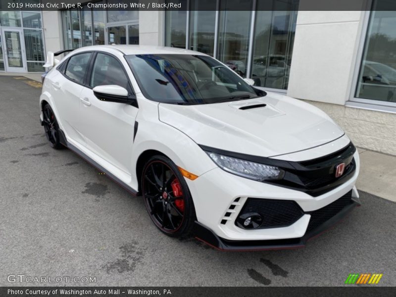 Front 3/4 View of 2019 Civic Type R