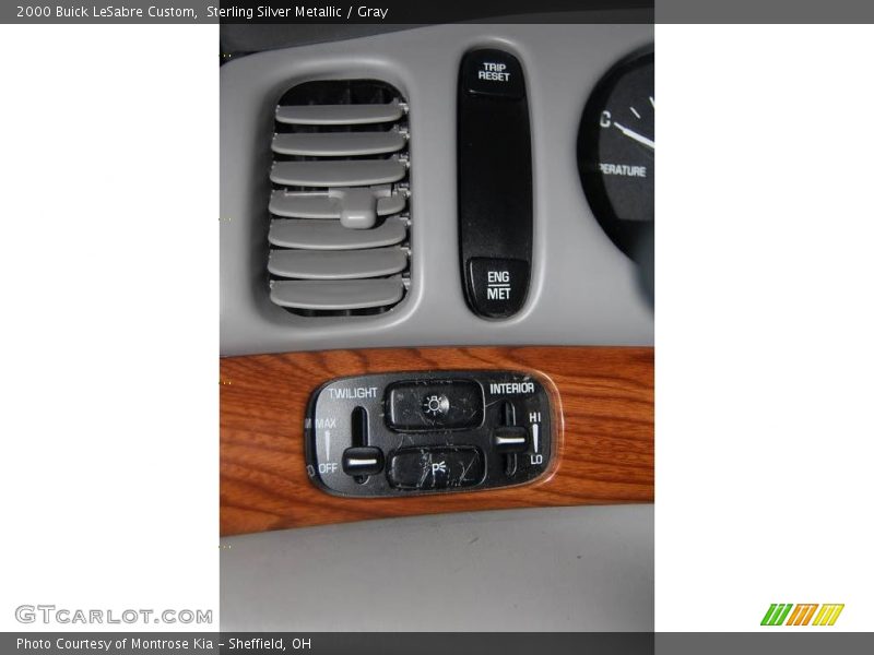 Sterling Silver Metallic / Gray 2000 Buick LeSabre Custom