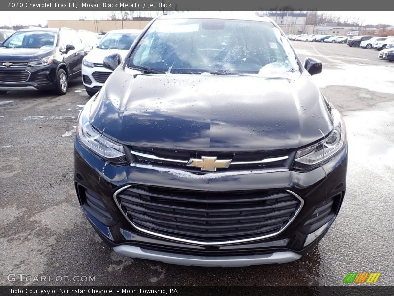Mosaic Black Metallic / Jet Black 2020 Chevrolet Trax LT