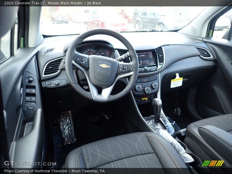 Mosaic Black Metallic / Jet Black 2020 Chevrolet Trax LT