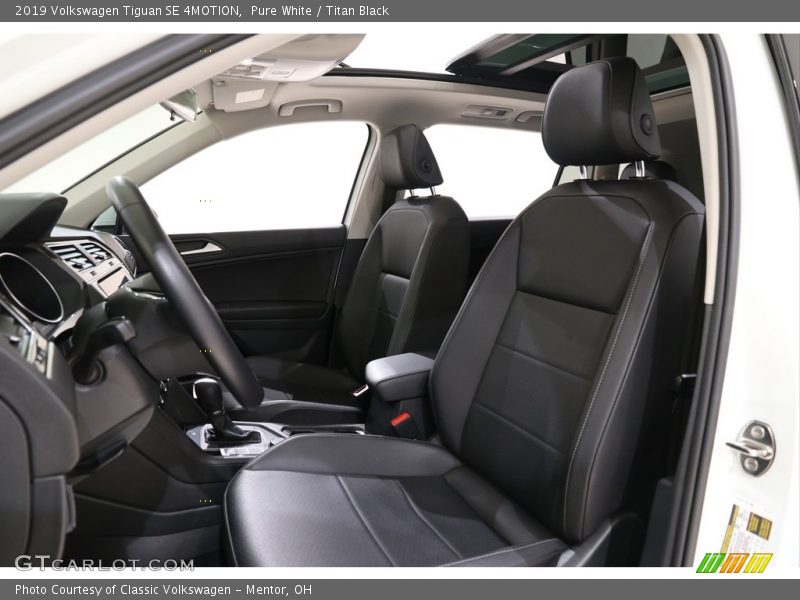 Pure White / Titan Black 2019 Volkswagen Tiguan SE 4MOTION