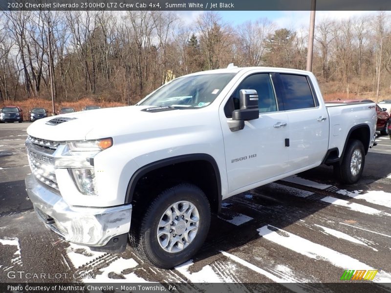 Front 3/4 View of 2020 Silverado 2500HD LTZ Crew Cab 4x4