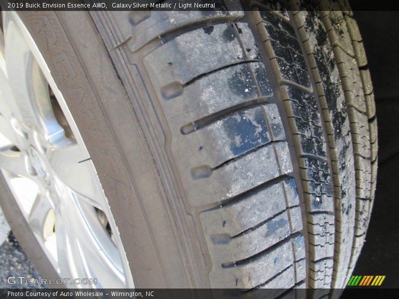 Galaxy Silver Metallic / Light Neutral 2019 Buick Envision Essence AWD