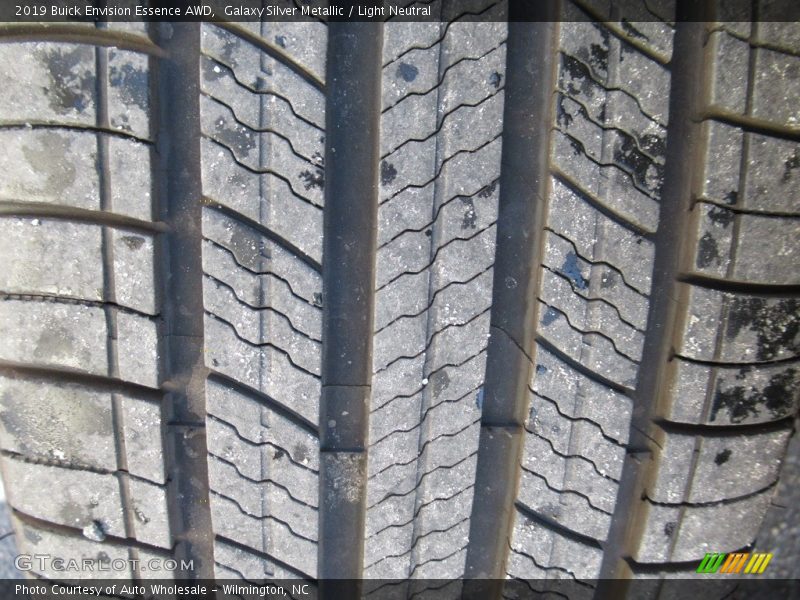 Galaxy Silver Metallic / Light Neutral 2019 Buick Envision Essence AWD